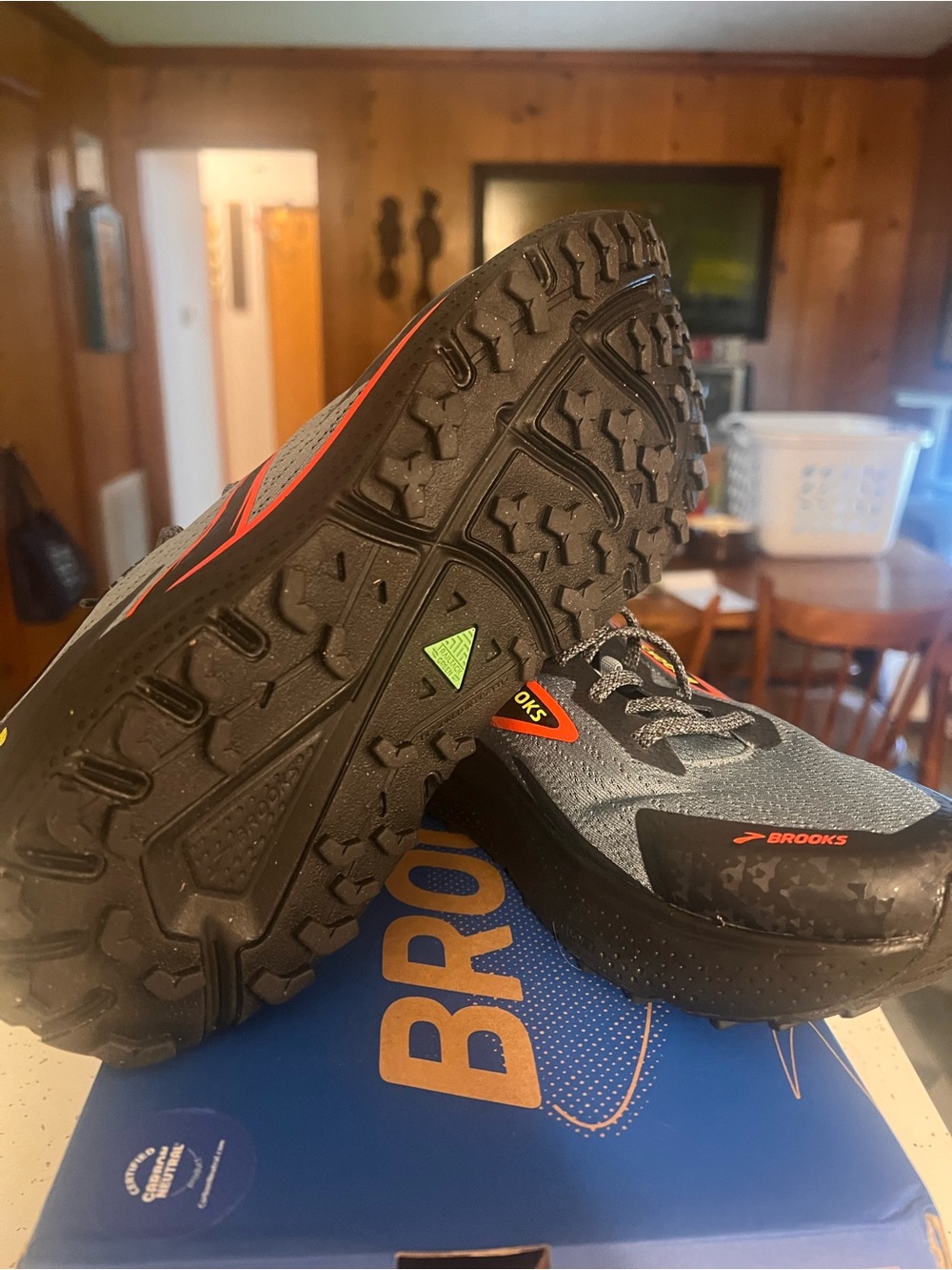 Brooks Divide 5 Trail Sneakers - Picture 6 of 6